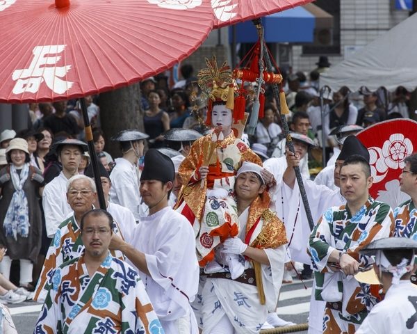 長刀鉾のお稚児さん